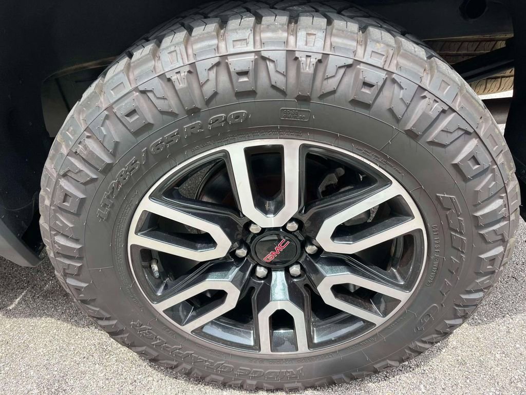 Used 2024 Sterling Metallic GMC AT4 image 12