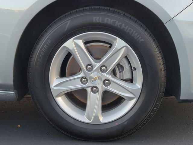 Used 2024 Sterling Gray Metallic Chevrolet LT image 30
