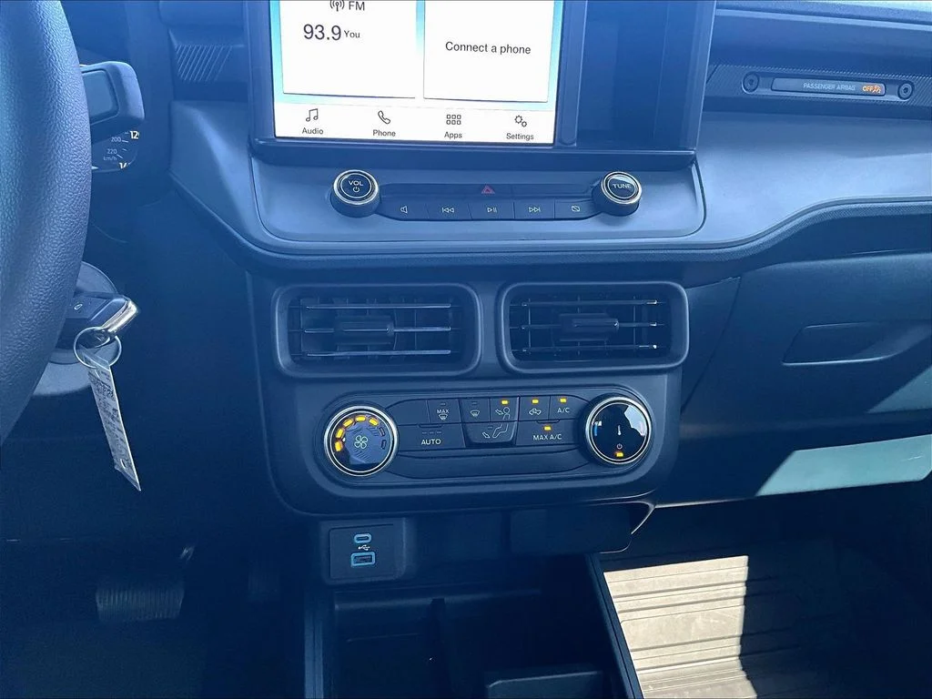 Used 2024 Green Ford XL image 18