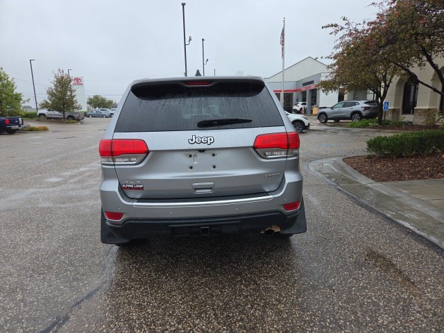 Used 2015 Silver Jeep Limited image 3