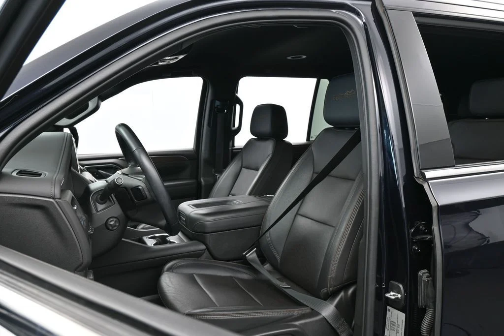 Used 2023 Midnight Blue Metallic Chevrolet High Country image 10