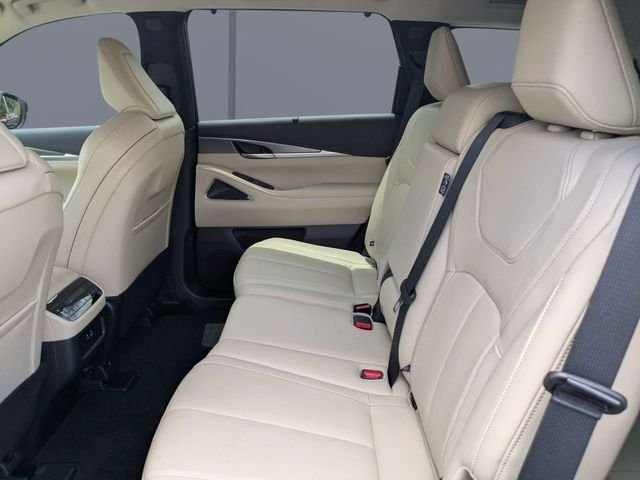 Used 2025 Gray INFINITI LUXE image 14
