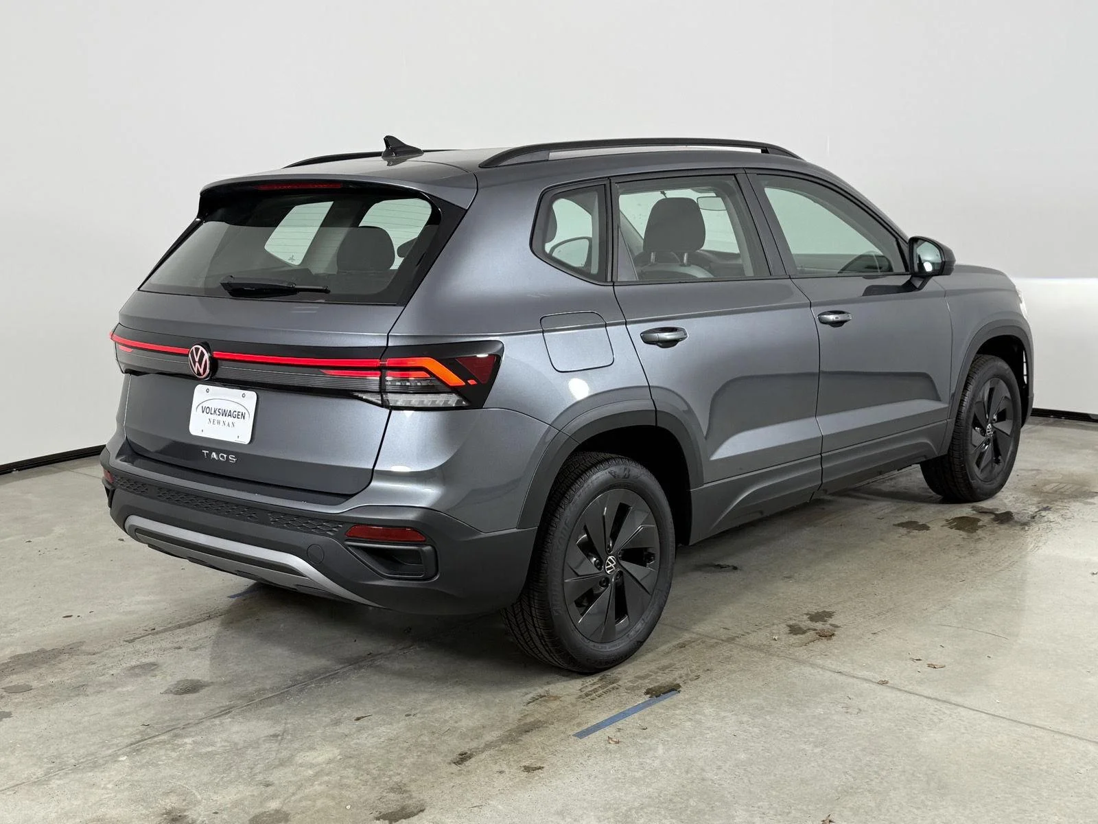 New 2027 Platinum Gray Metallic Volkswagen S image 5