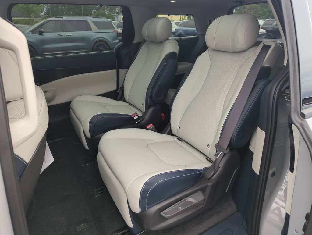 New 2026 Ceramic Silver Kia SX Prestige image 29