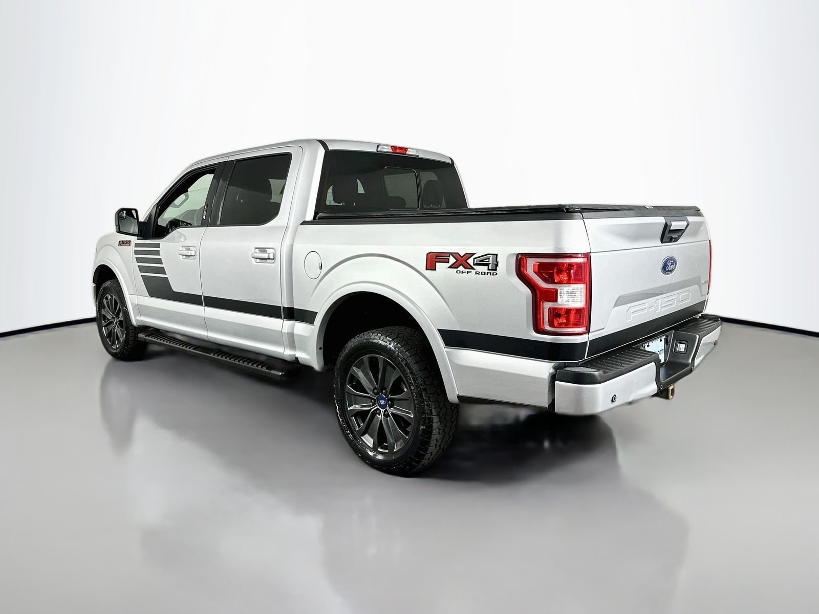 Used 2018 Ingot Silver Ford XLT image 6