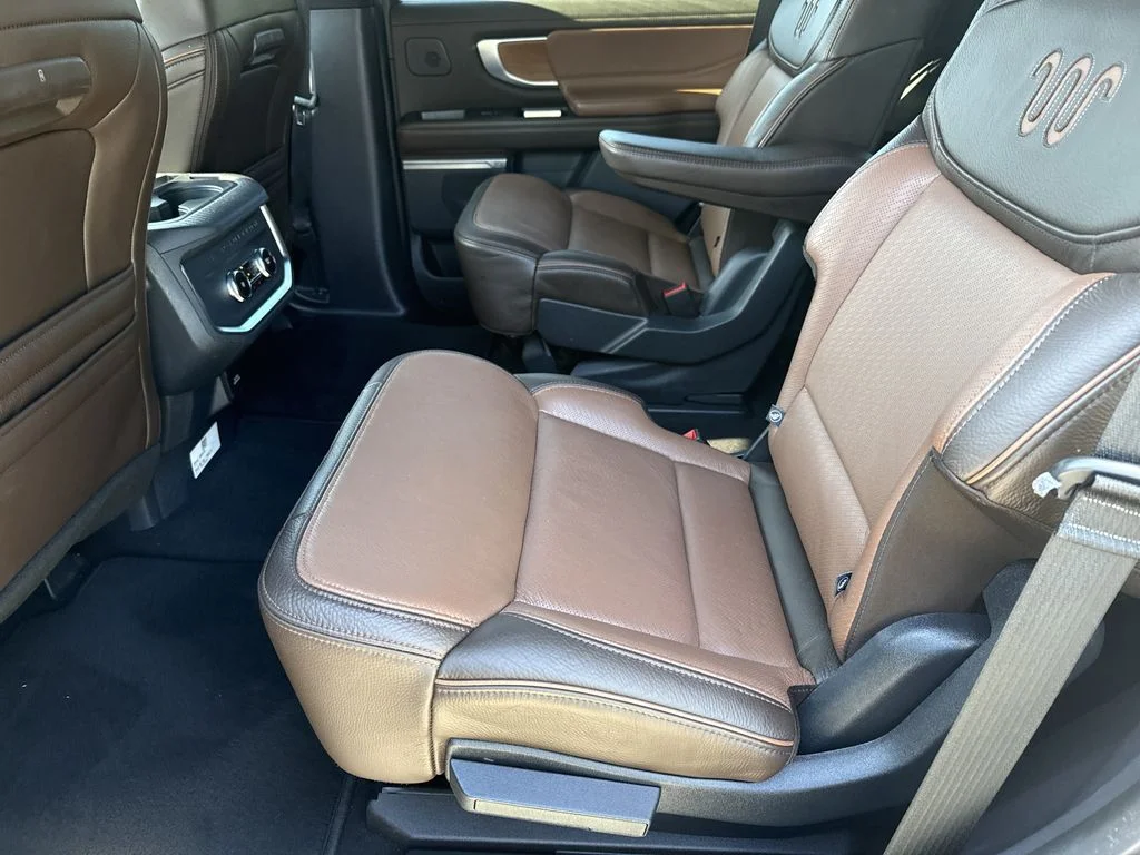 Used 2025 White Ford King Ranch image 22