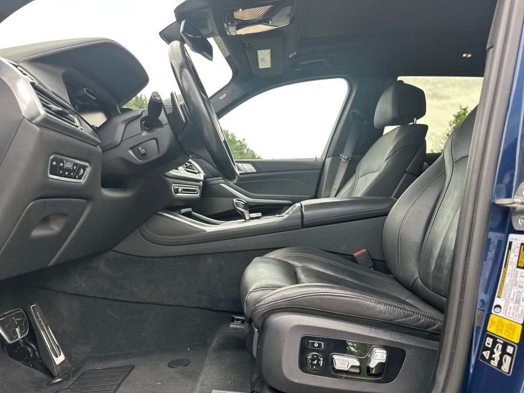 Used 2022 Phytonic Blue Metallic BMW xDrive40i image 14