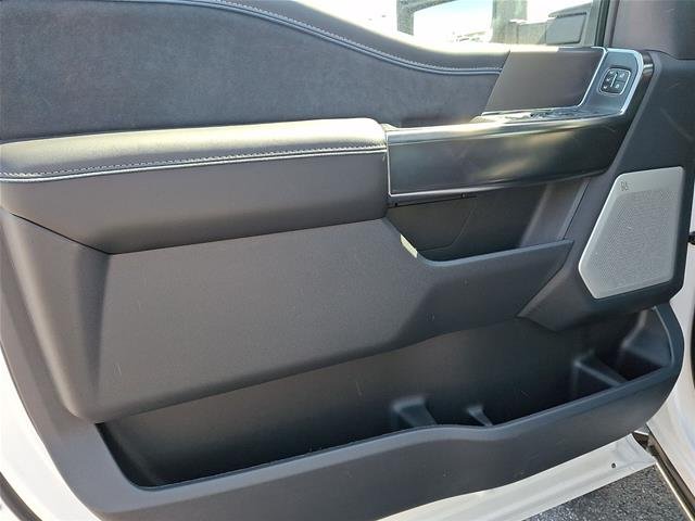 New 2026 Star White Metallic Tri-Coat Ford F-250® Platinum® image 30