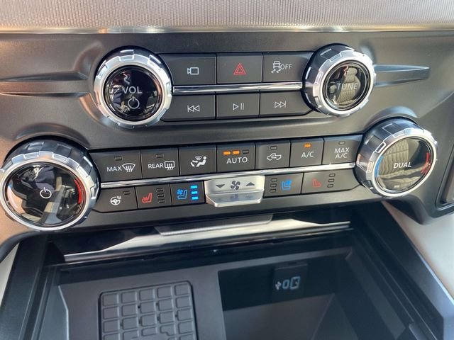 New 2026 Star White Metallic Tri-Coat Ford Platinum image 18