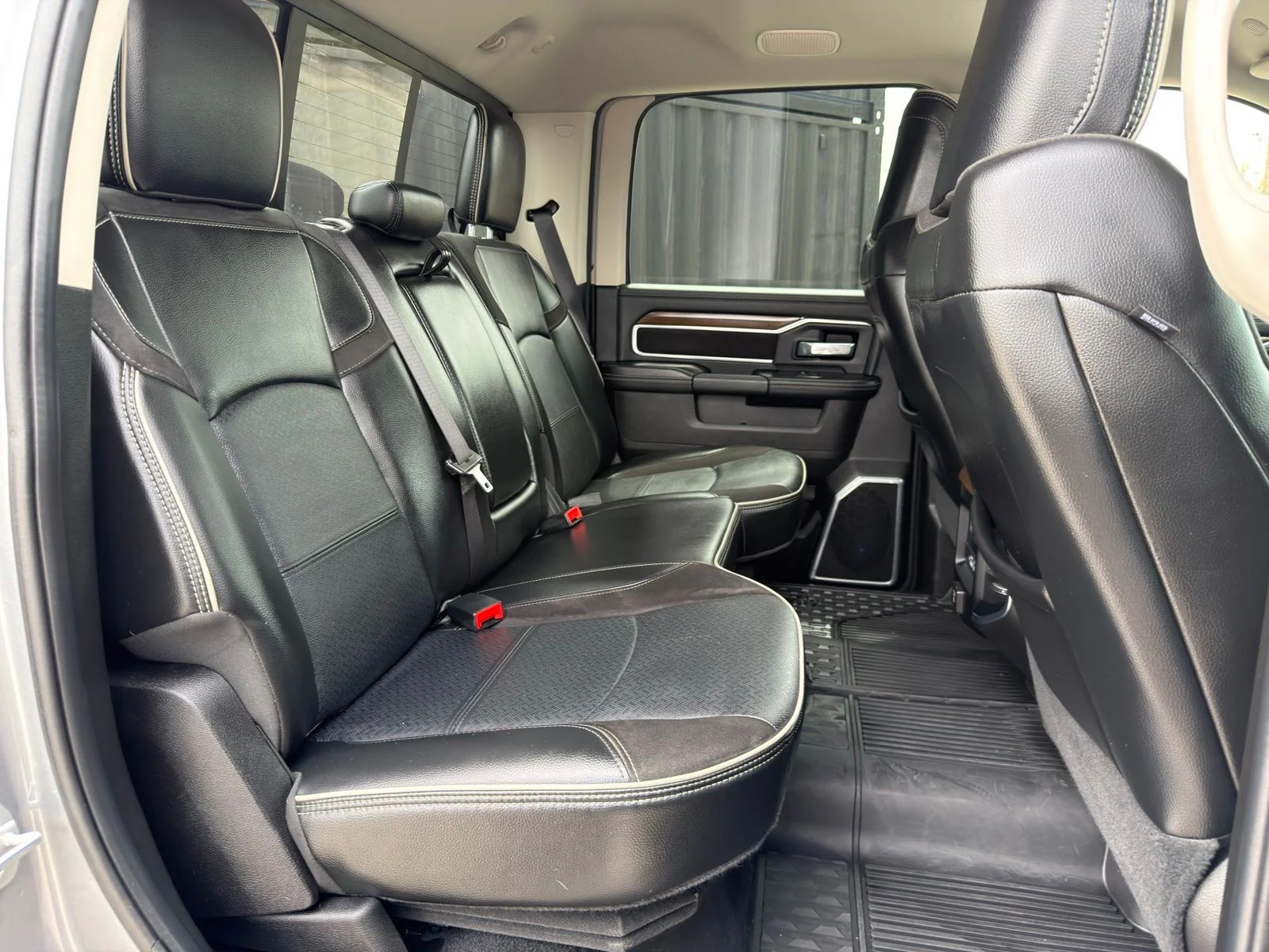 Used 2024 Silver Ram Laramie image 35