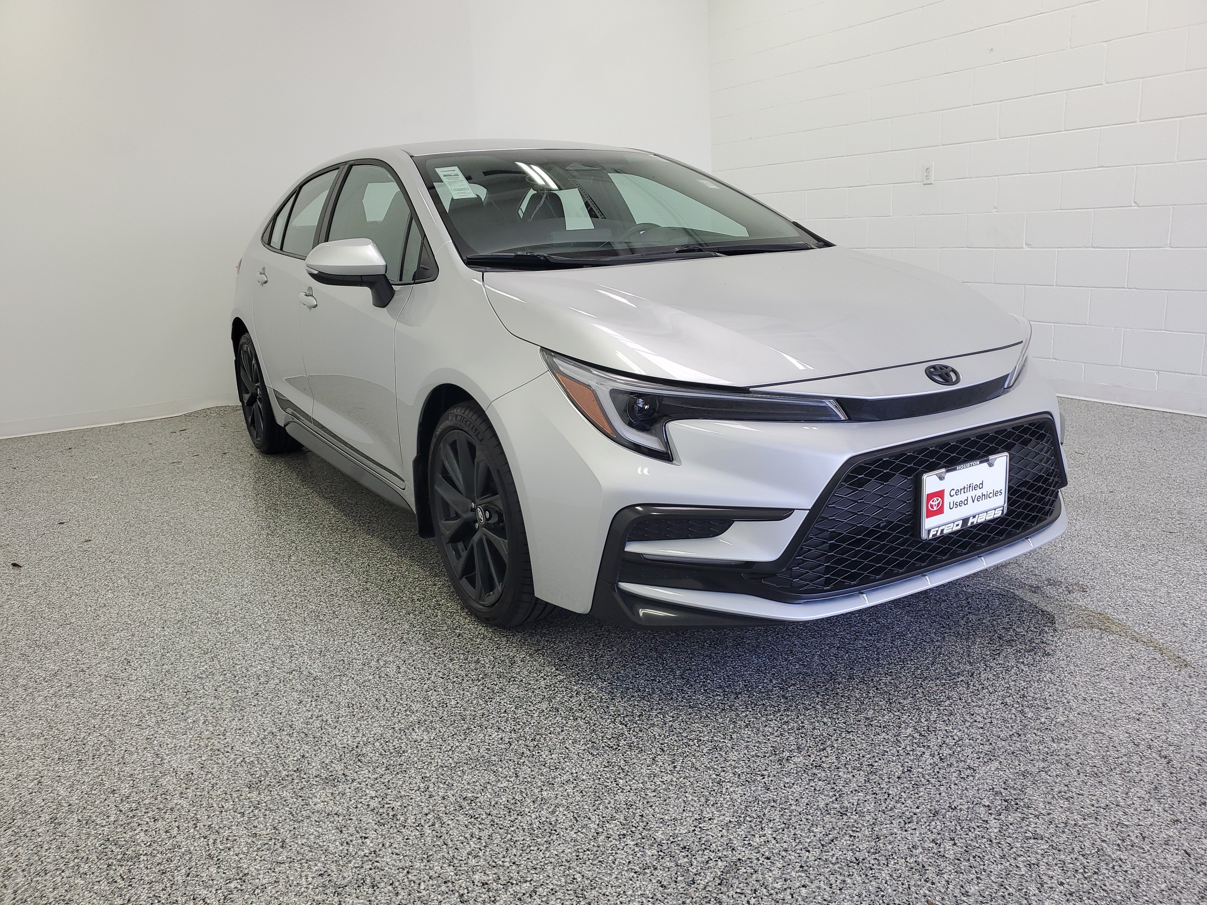 Used 2025 Silver Toyota SE image 7
