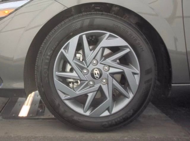 Certified Used 2025 Gray Hyundai Blue image 9
