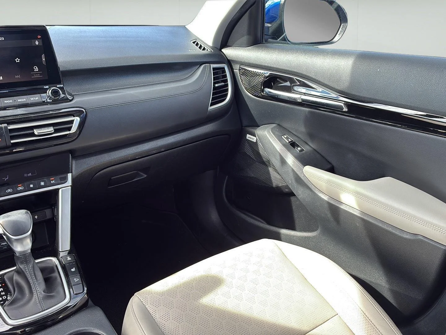 Used 2021 Neptune Blue Kia SX Turbo image 19