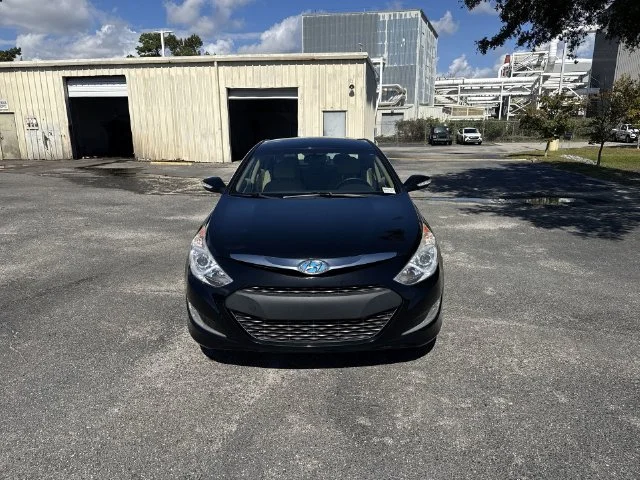 Used 2013 Black Hyundai Limited image 2