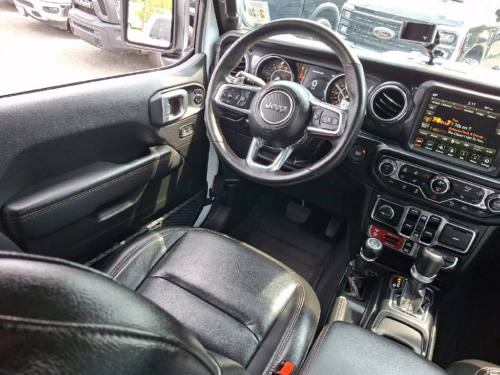 Used 2023 Bright White Clearcoat Jeep Rubicon 392 image 15