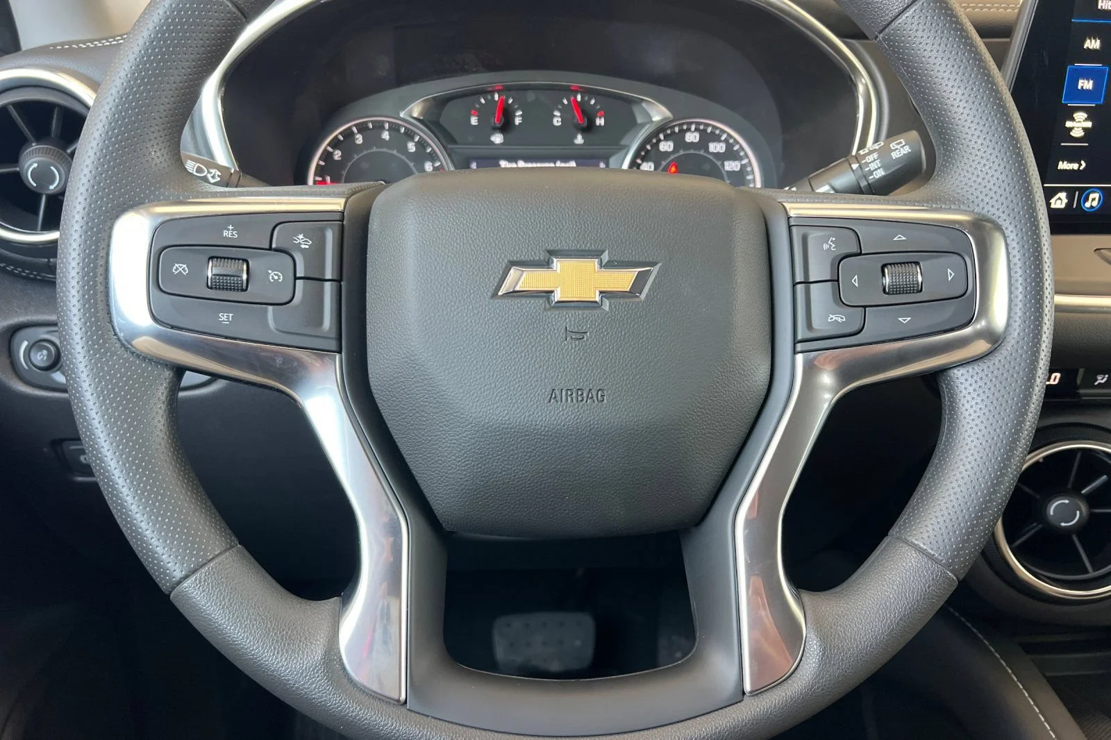 New 2026 Summit White Chevrolet 2LT image 23