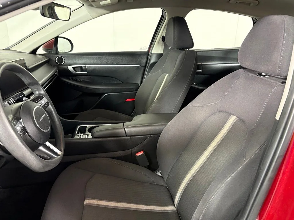 Used 2025 Red Hyundai SEL image 21