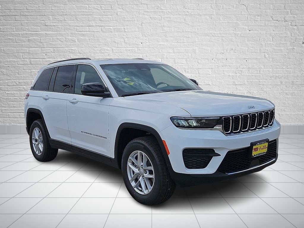 New 2026 Bright White Clearcoat Jeep Laredo X image 6