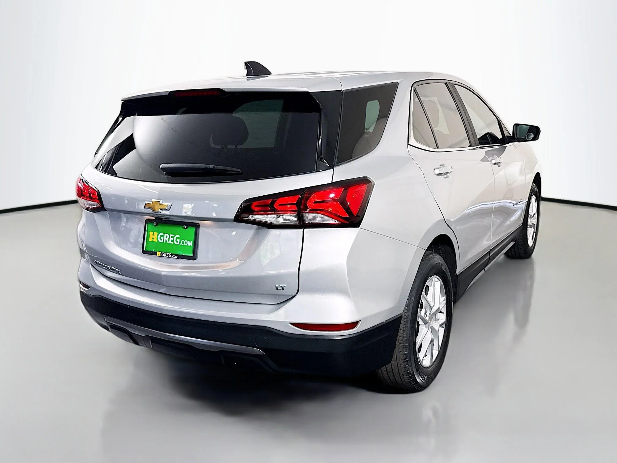 Used 2022 Silver Ice Metallic Chevrolet LT image 7