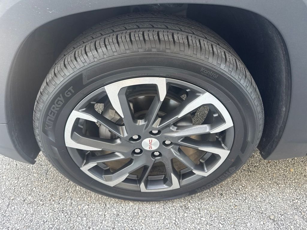 Used 2022  GMC SLT image 8