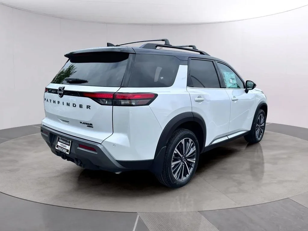 New 2026 Everest White Pearl/Black Nissan Platinum image 3