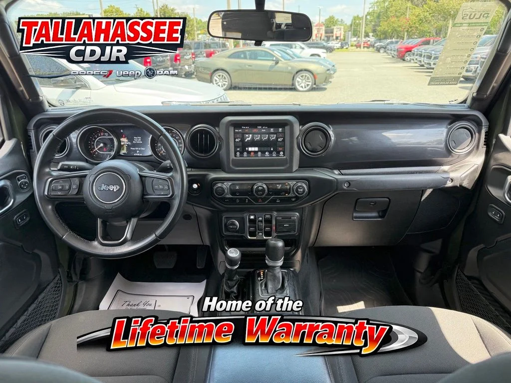Used 2022 Green Clearcoat Jeep Sport image 25