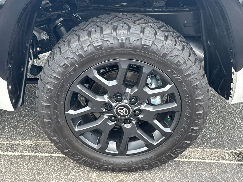 New 2026 White Toyota Platinum image 19