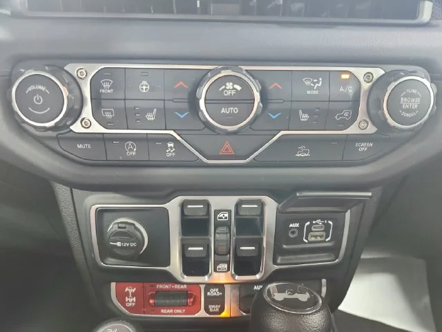Used 2025 Black Jeep Rubicon image 17