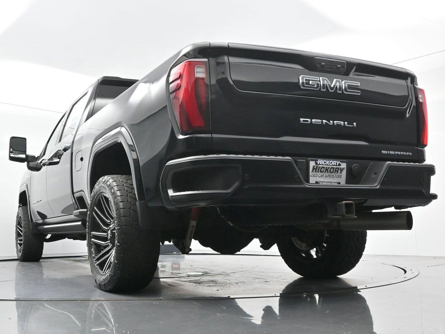 Used 2024 Onyx Black GMC Denali Ultimate image 52