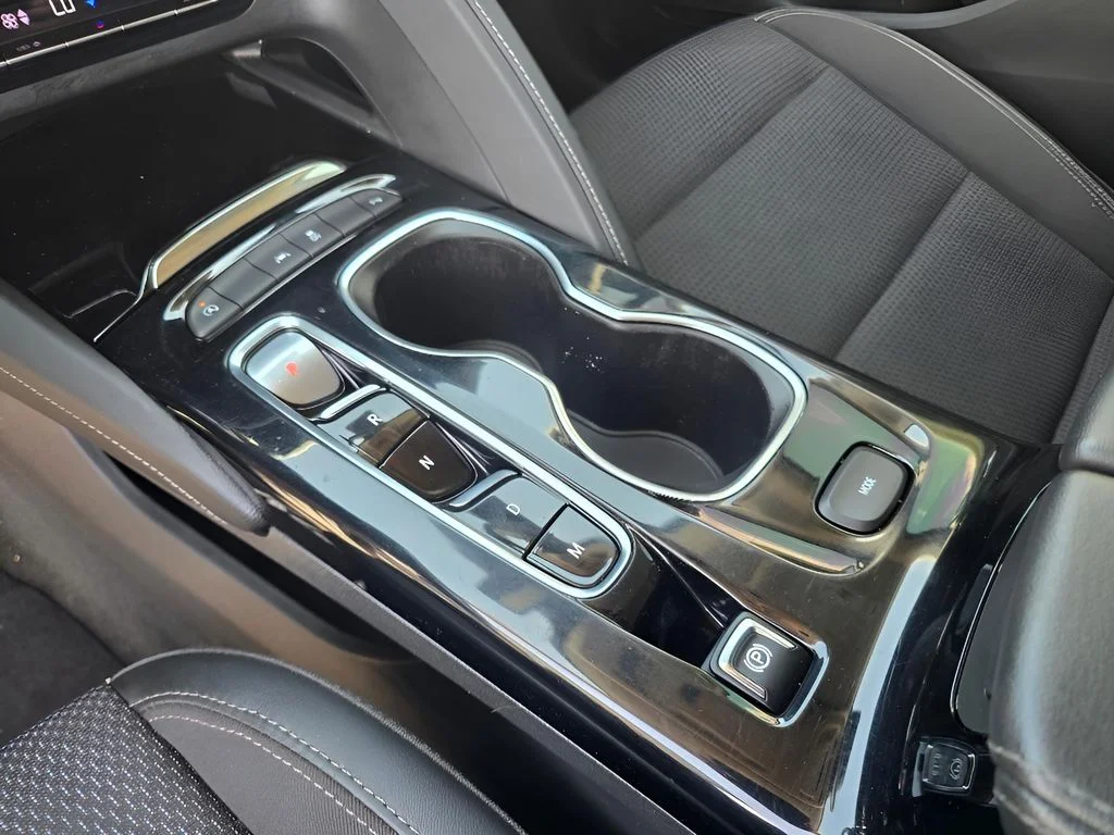 Used 2023 Summit White Buick Preferred image 20