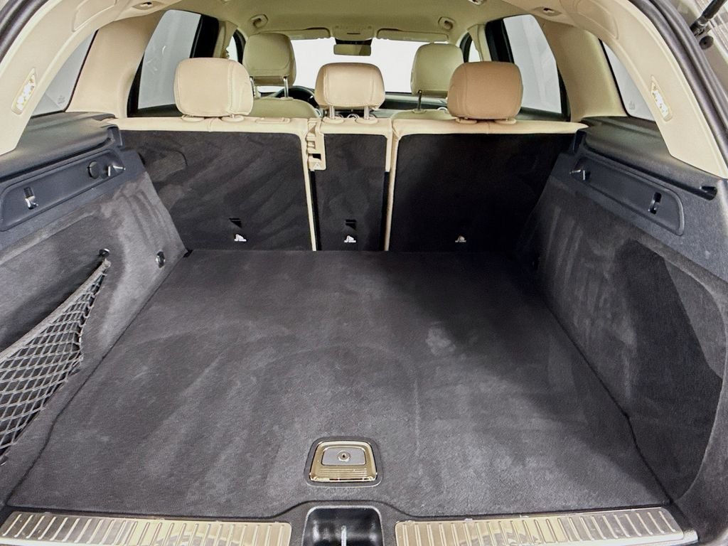 Used 2021  Mercedes-Benz GLC 300 image 25