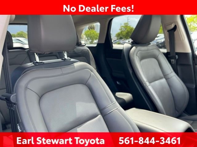 Used 2023 Silver Lincoln Reserve image 39