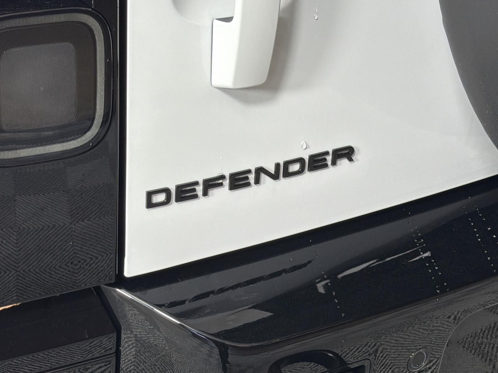 2026 Land Rover Defender X-Dynamic SE - Photo 29