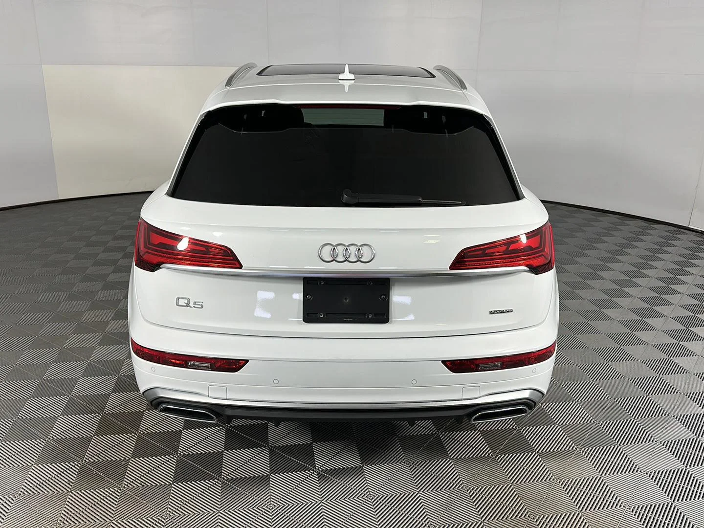 Used 2023 Glacier White Metallic Audi S line Premium image 9