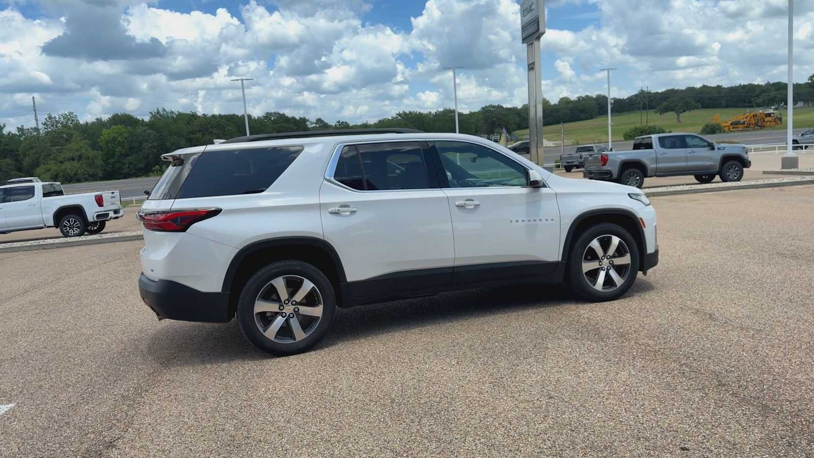 2023 Chevrolet Traverse 3LT - Photo 9