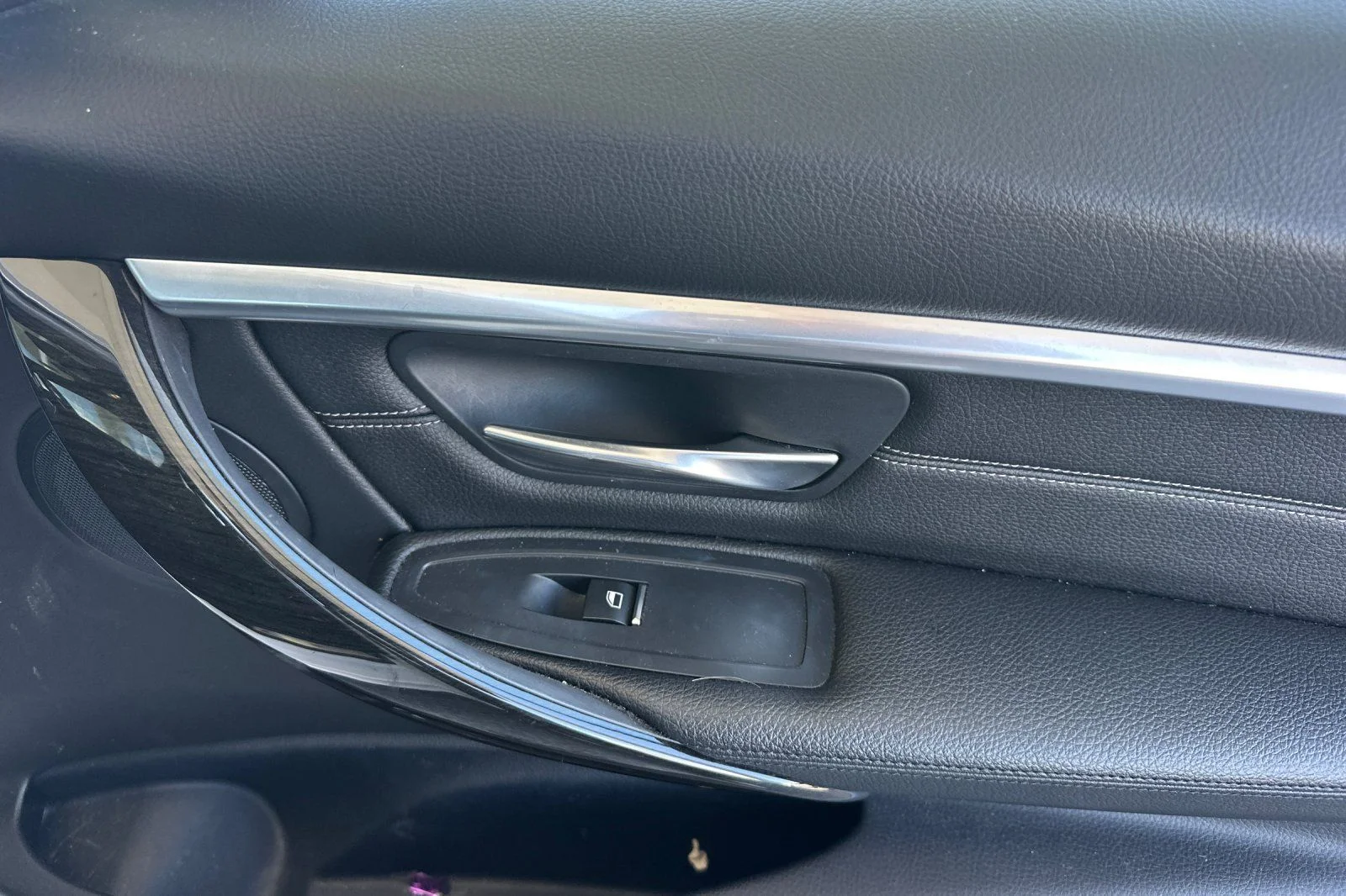 Used 2018 White BMW 330i image 20
