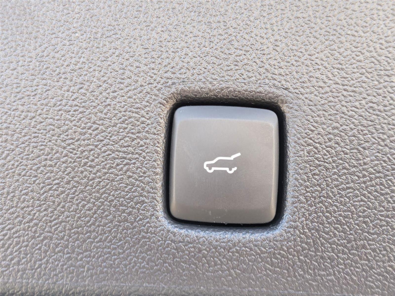 New 2025 Carbonized Gray Metallic Ford ST-Line image 38