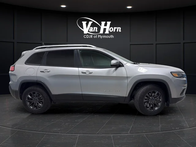 Used 2020 Billet Silver Metallic Jeep Latitude image 8