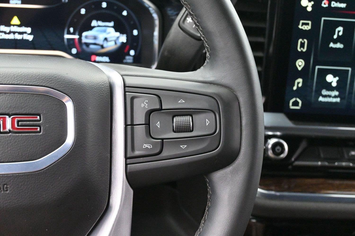 Used 2024 Onyx Black GMC Elevation image 16