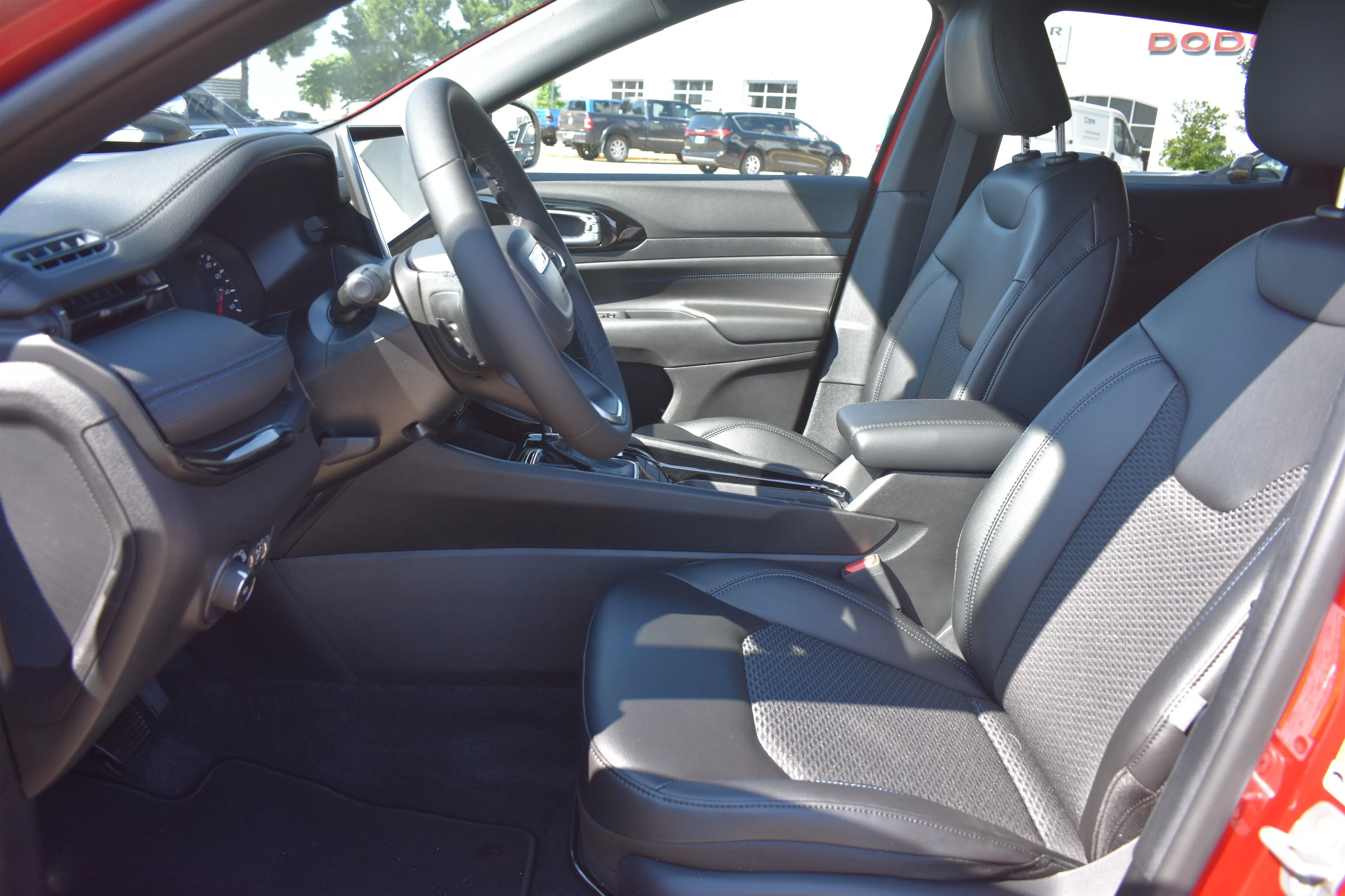 New 2026 Red Hot Pearlcoat Jeep Latitude Altitude image 13