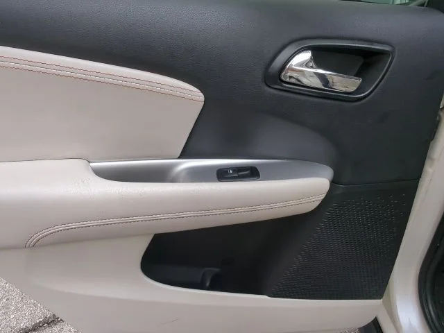 Used 2013 White Dodge Crew image 28