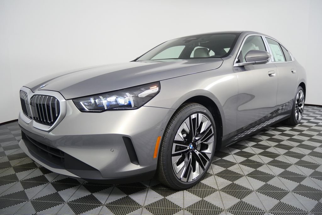 Used 2026 Oxide Grey Metallic BMW 530i xDrive image 8