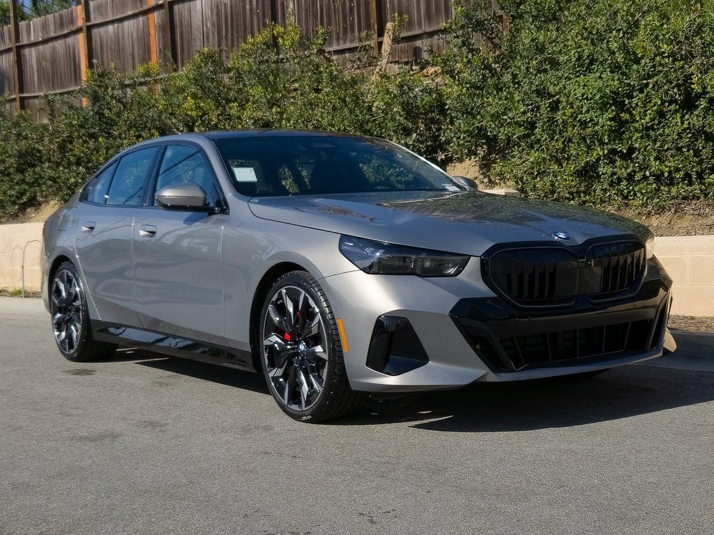 New 2026 Oxide Grey Metallic BMW 530i image 2