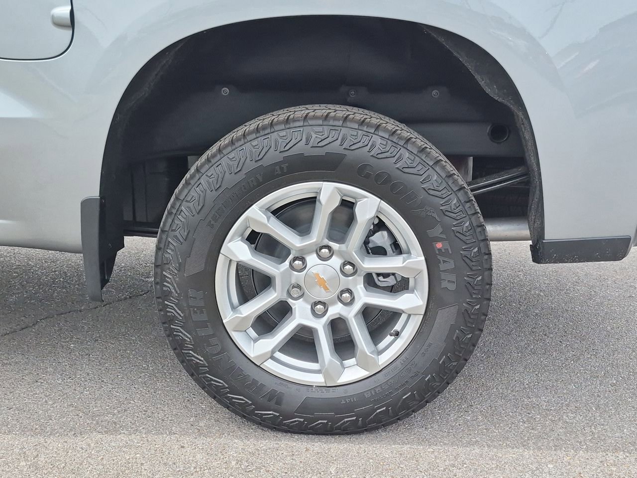 New 2026 Sterling Gray Metallic Chevrolet LT image 32