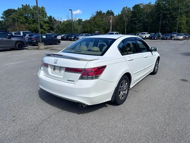 Used 2012 White Honda SE image 3