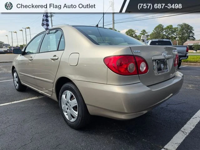 Used 2005 Desert Sand Mica Toyota LE image 5
