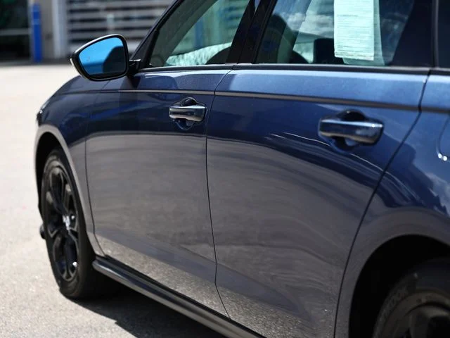 Used 2025 Canyon River Blue Metallic Honda SE image 7