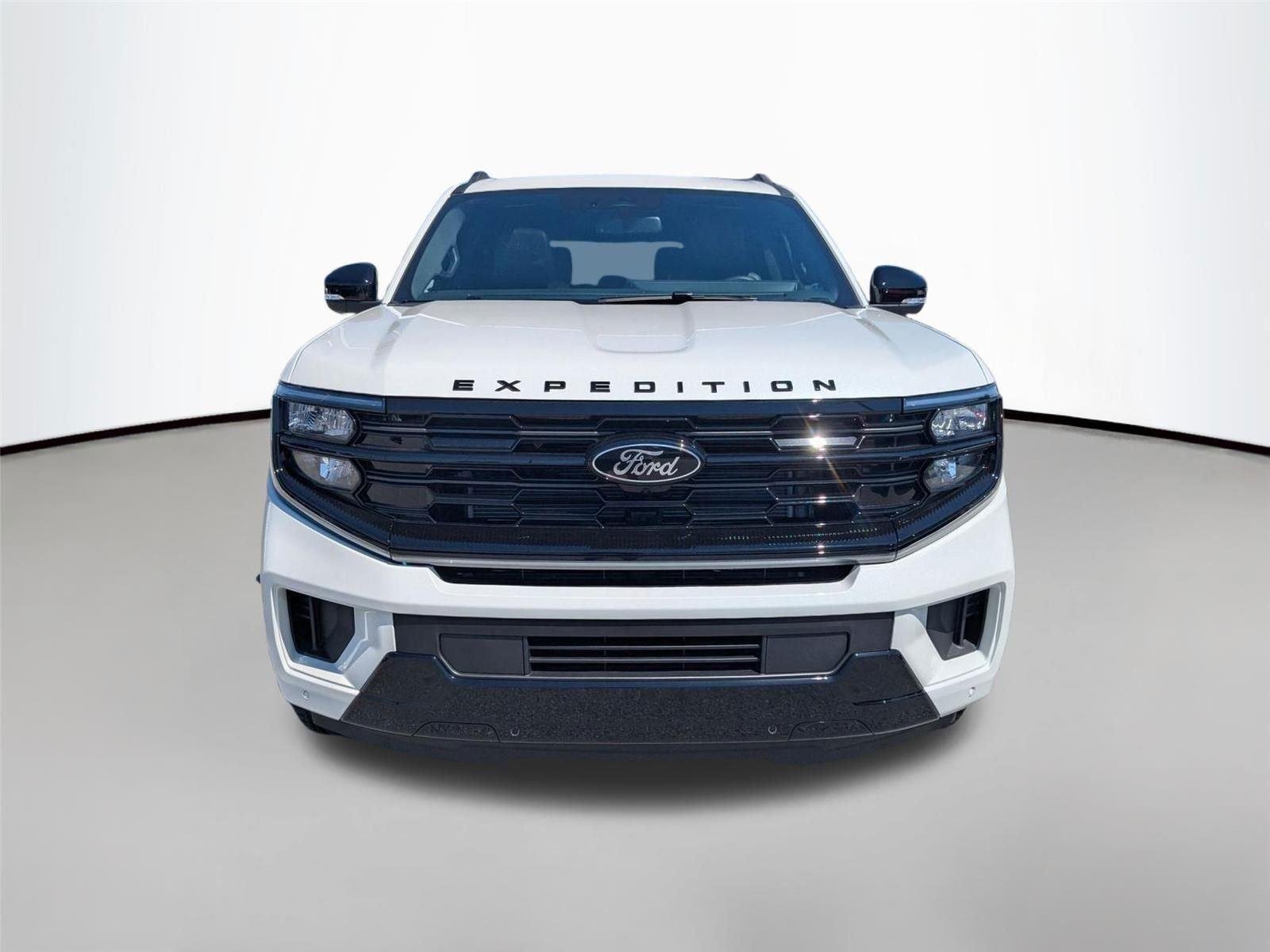 New 2026 Star White Metallic Tri-Coat Ford Platinum® image 2