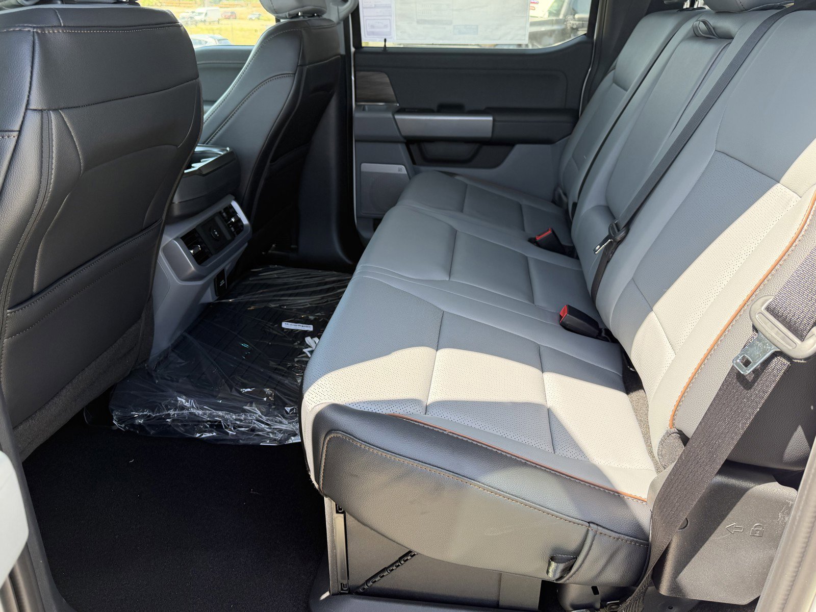 New 2025 Star White Metallic Tri-Coat Ford Lariat® image 18