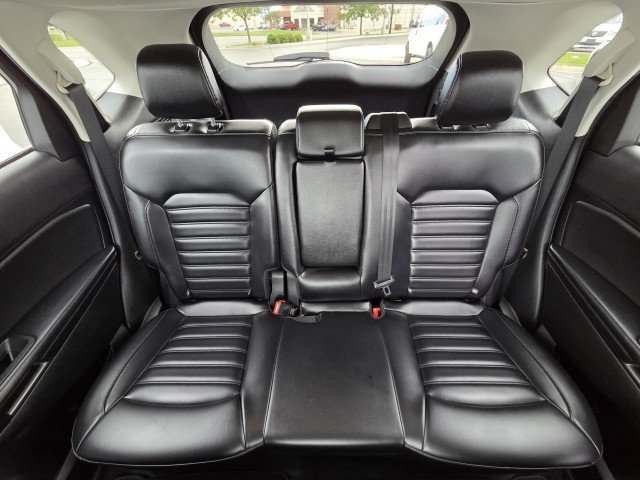 Used 2024 Grey Ford SEL image 18
